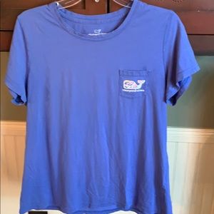 Women’s Vineyard Vines t-shirt ~Large